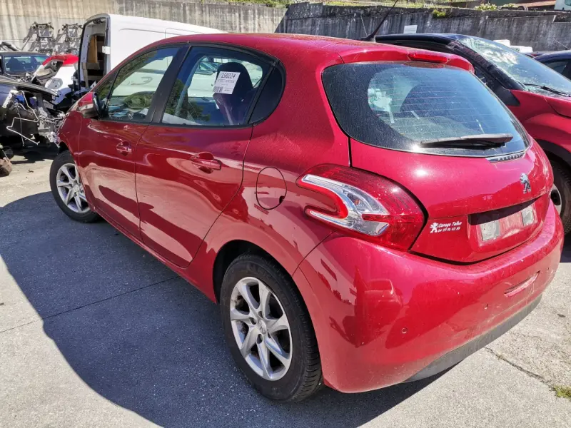Peugeot 208 1.4 HDi (8HR) 2014 - PARA PEÇAS. SVP AUTO