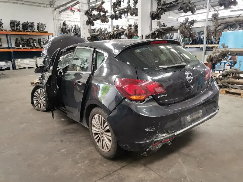 Opel Astra J 1.6 CDTI (B16DTH) - PARA PEÇAS. SVP AUTO