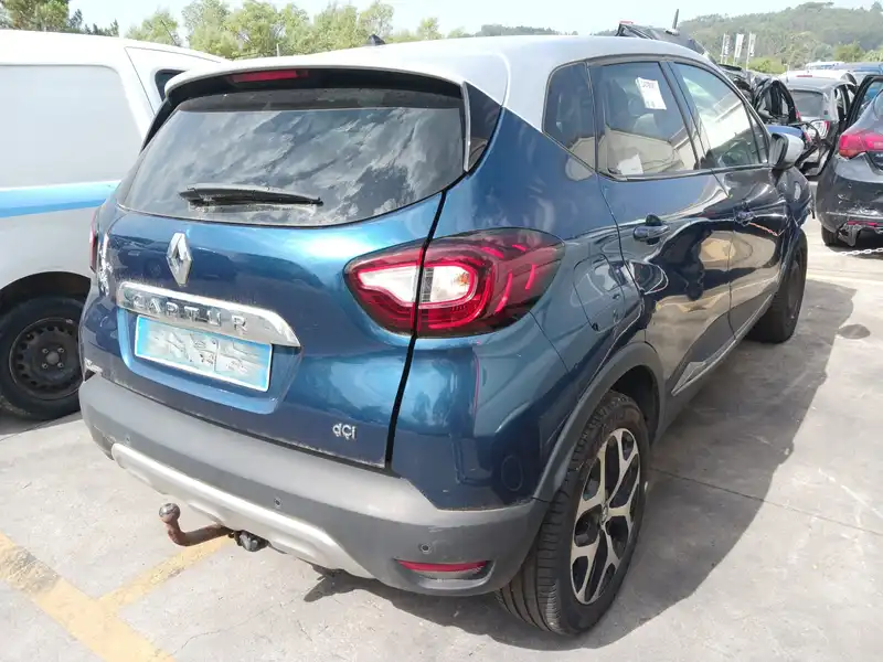 Renault Captur 2017 para peças, traseiro. SVPAuto
