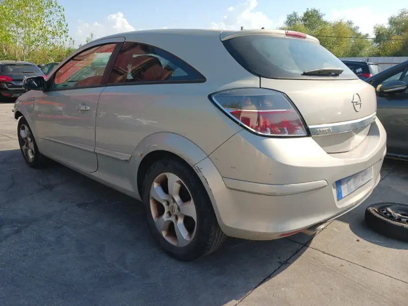 Opel Astra H GTC 1.6I (Z16XEP), para peças. SVP AUTO