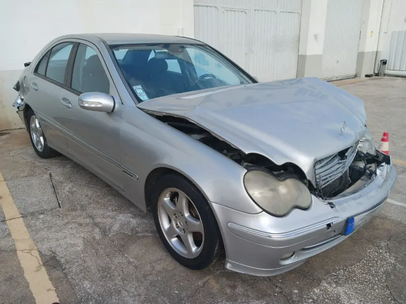 Mercedes-Benz Classe C (W203) 2.2 CDi (611.962) 2000, para peças. SVP AUTO