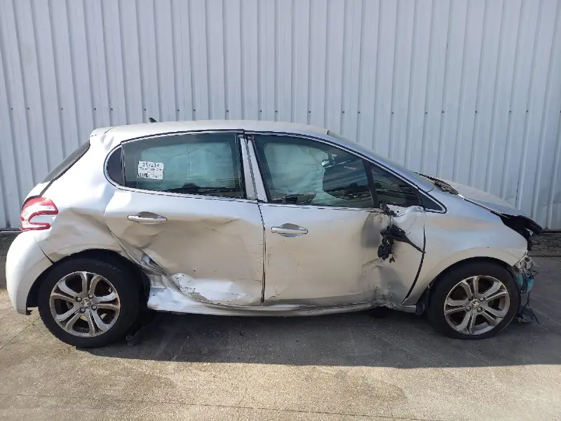 Peugeot 208 1.6 HDi (9HP) 2013, para peças. SVP AUTO