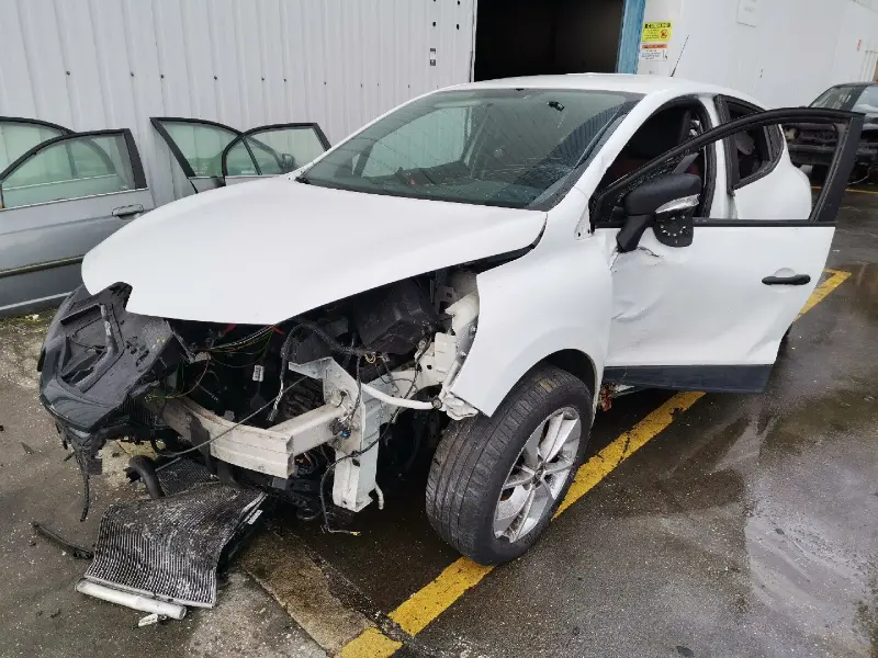 Renault Clio IV 1.5 dCi (K9K-628), 2015 - PARA PEÇAS. SVP AUTO