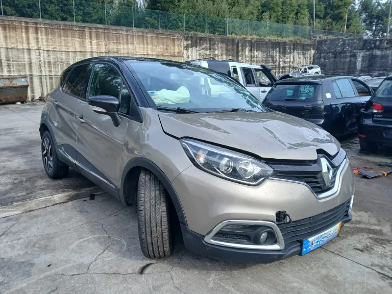 Renault Captur 1.5 dCi (K9K-646), 2015 - PARA PEÇAS. SVP AUTO