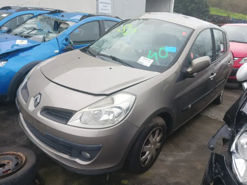 Renault Clio III 1.5 dCi (K9K-768), 2008 - PARA PEÇAS. SVP AUTO